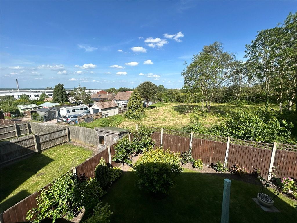 Property photo 3 of 16 Picture No. 23