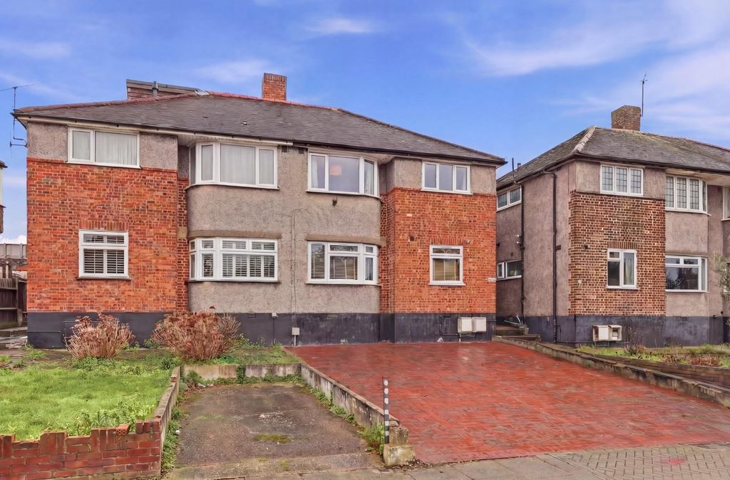 Property photo 3 of 11 Photoclear.Ai-1772790084299 Copy.Jpg