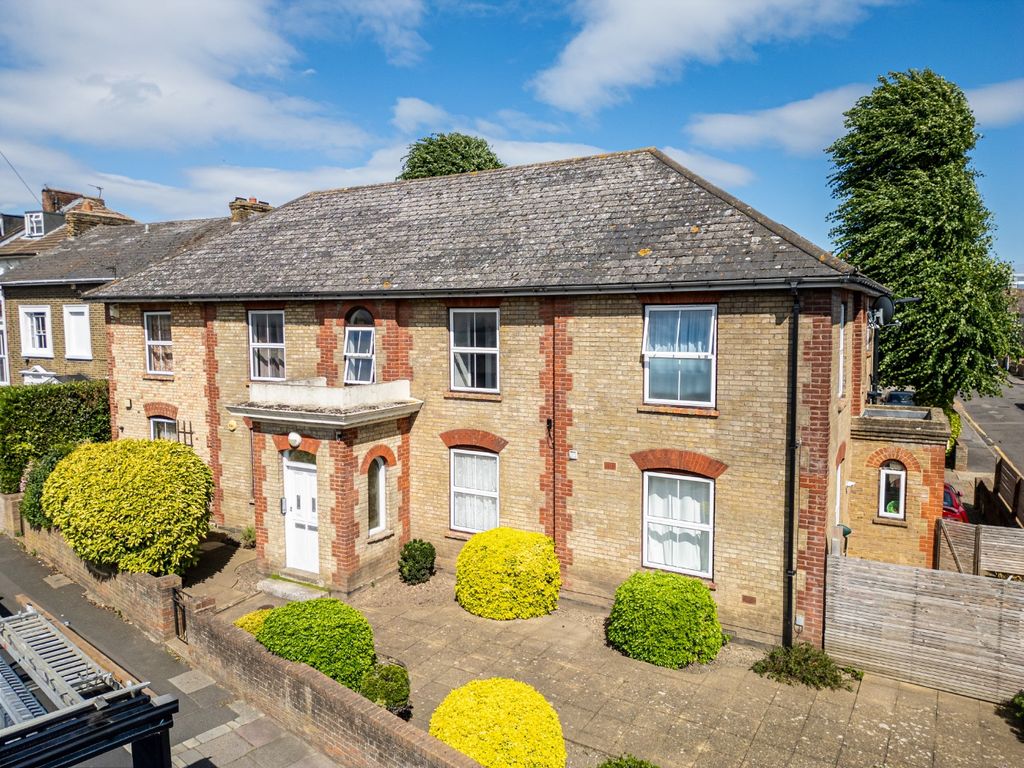 Property photo 2 of 15 2876032