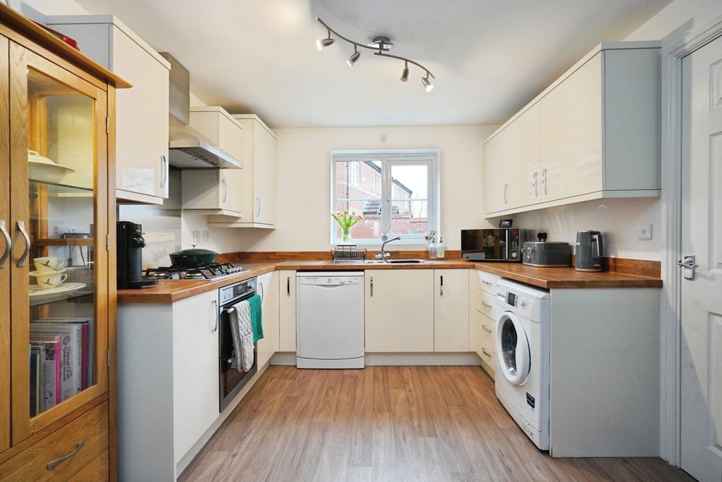 Property photo 3 of 21 Pbox-Img.Jpg