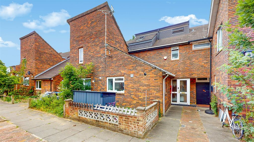 Property photo 1 of 19 External