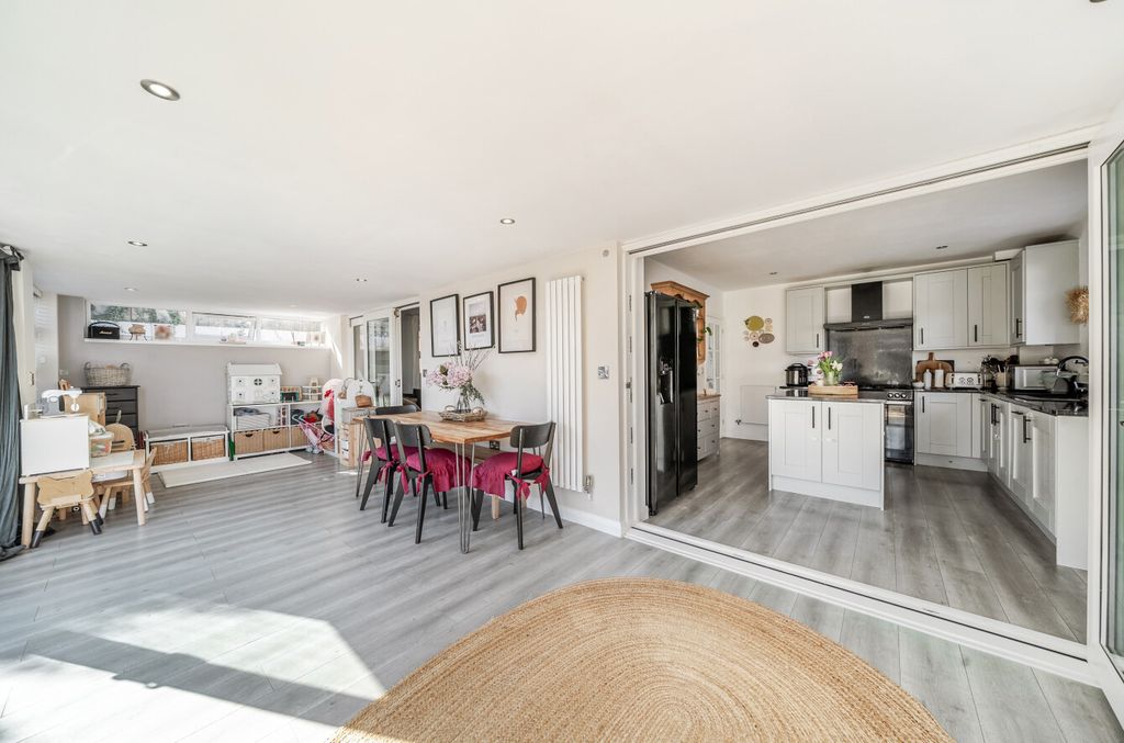 Property photo 2 of 21 1450538-9-69Efc37...
