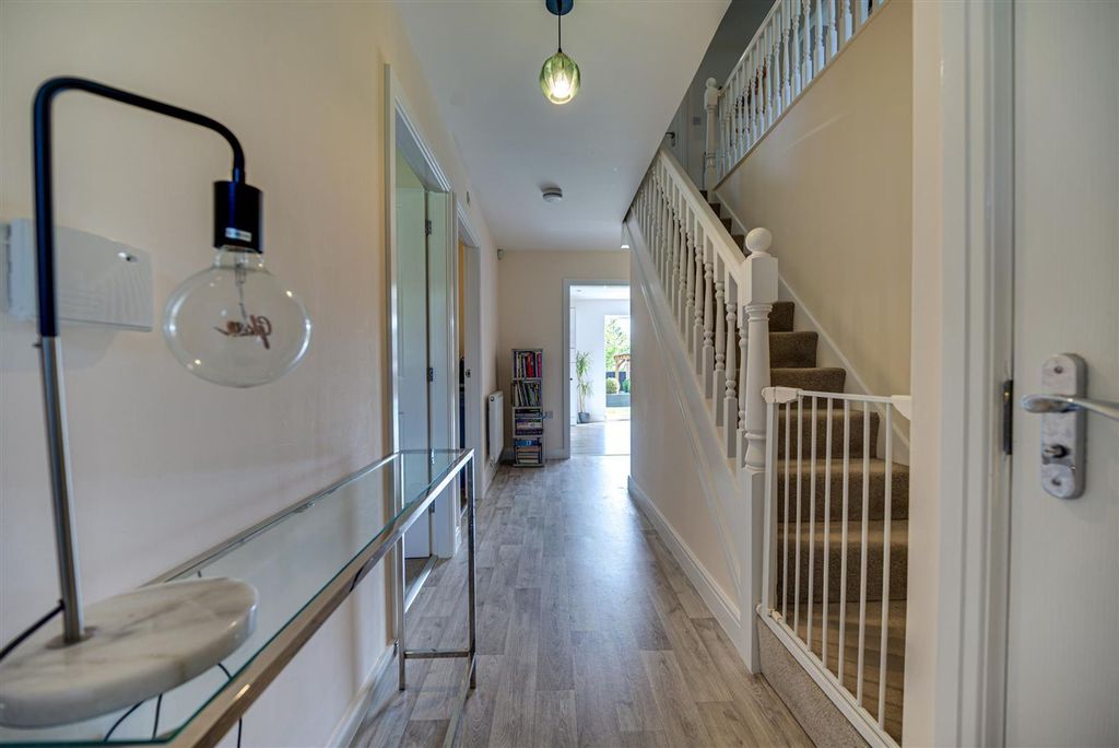 Property photo 3 of 37 Dsc_1827-Dsc_1831.Jpg