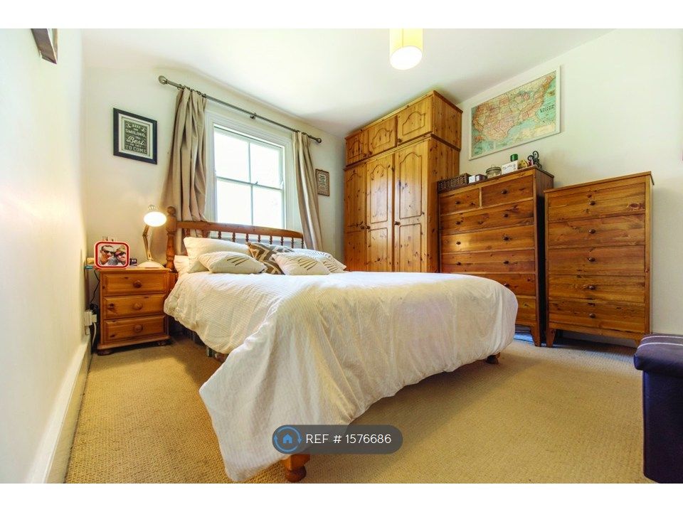 Property photo 1 of 4 Bedroom Available
