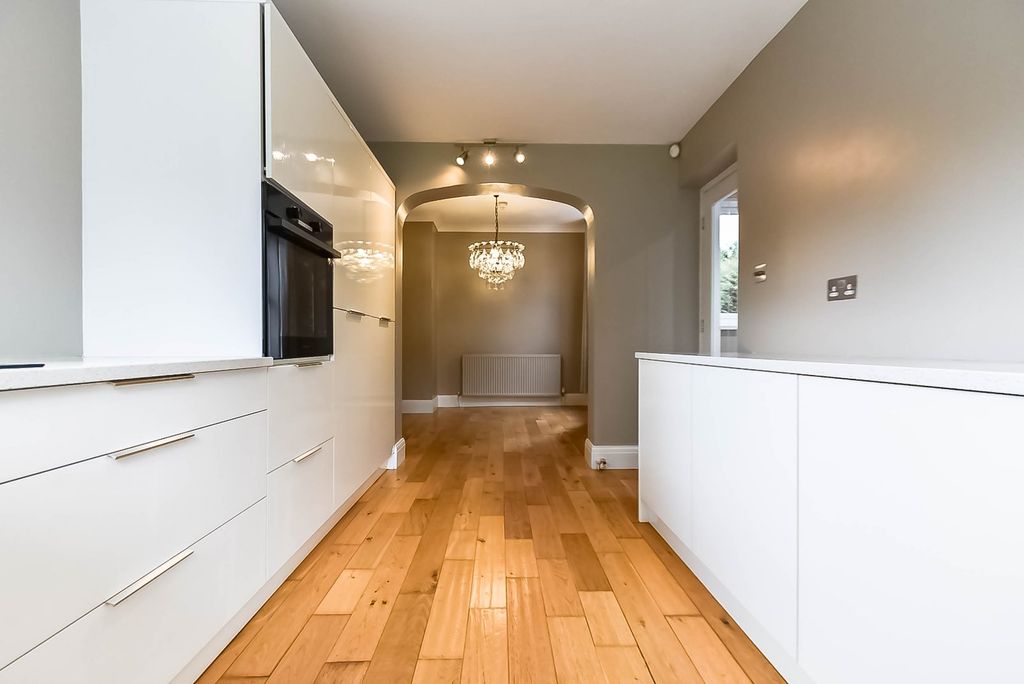Property photo 3 of 19 Kitchen / Dining