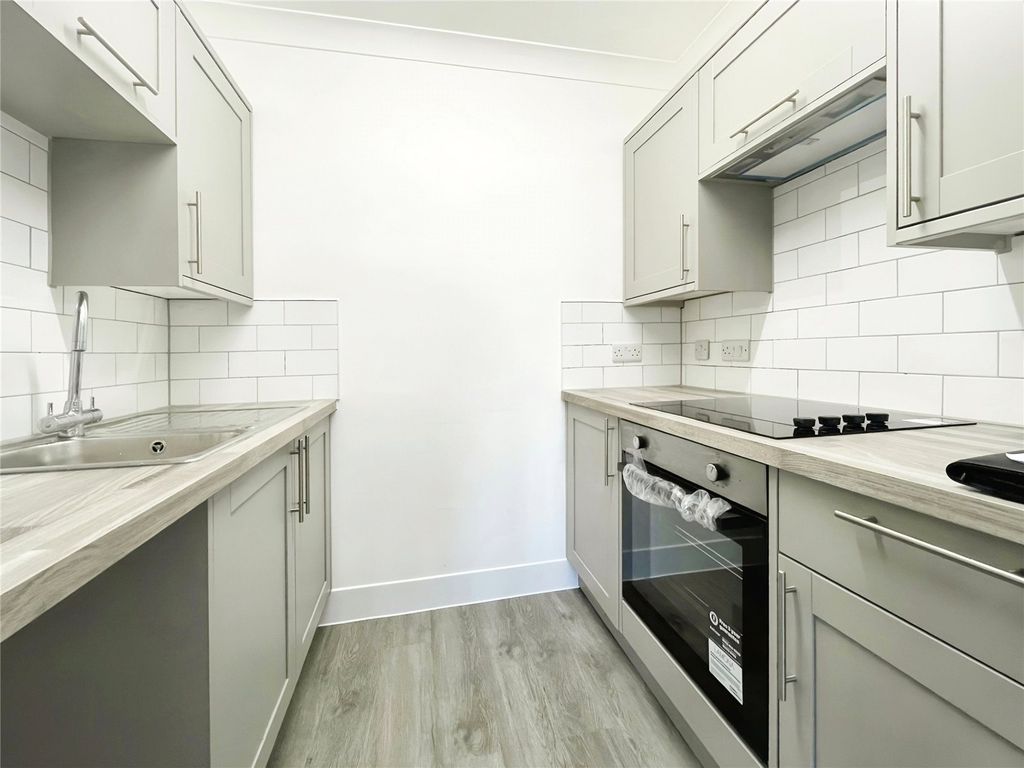 Property photo 3 of 6 Picture No. 04