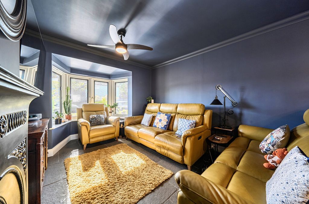 Property photo 3 of 13 152573313