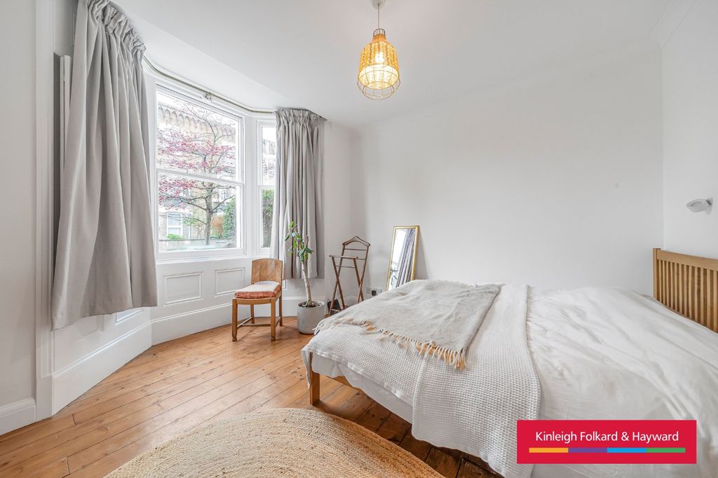 Property photo 2 of 16 Picture No. 11