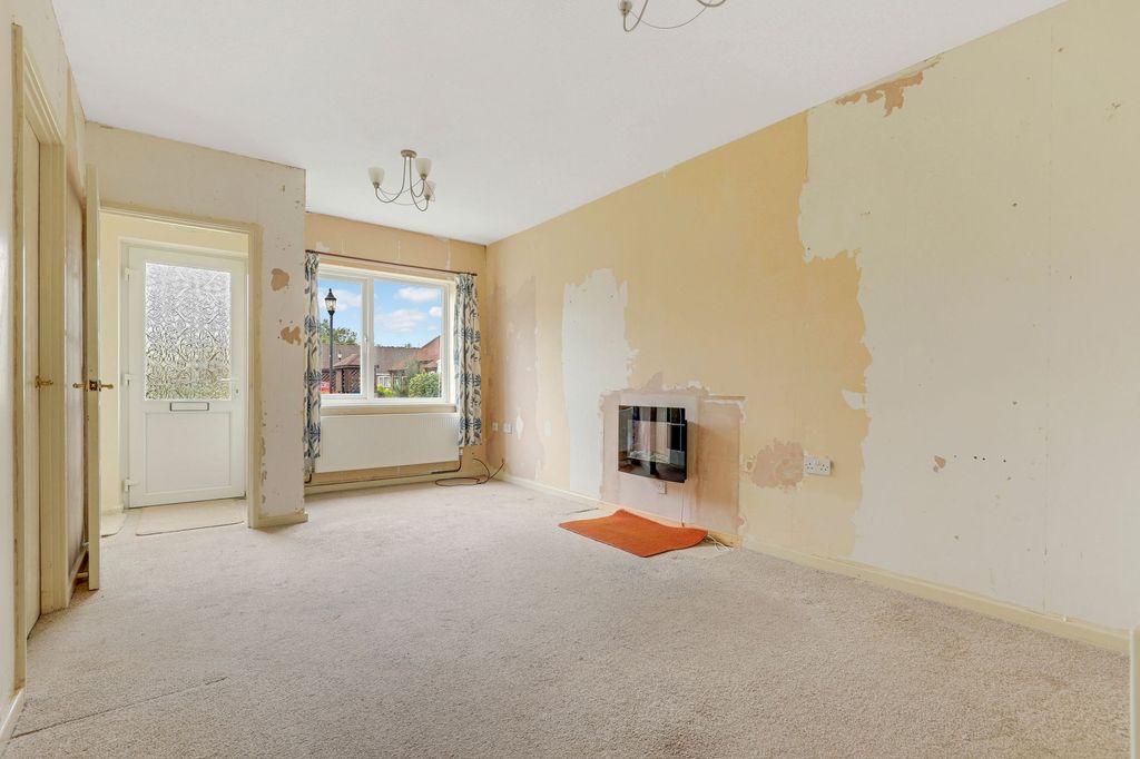 Property photo 2 of 12
