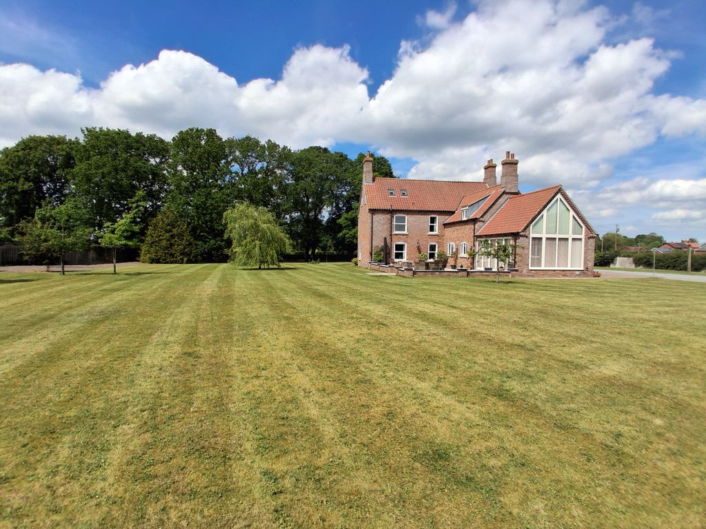 Property photo 2 of 46