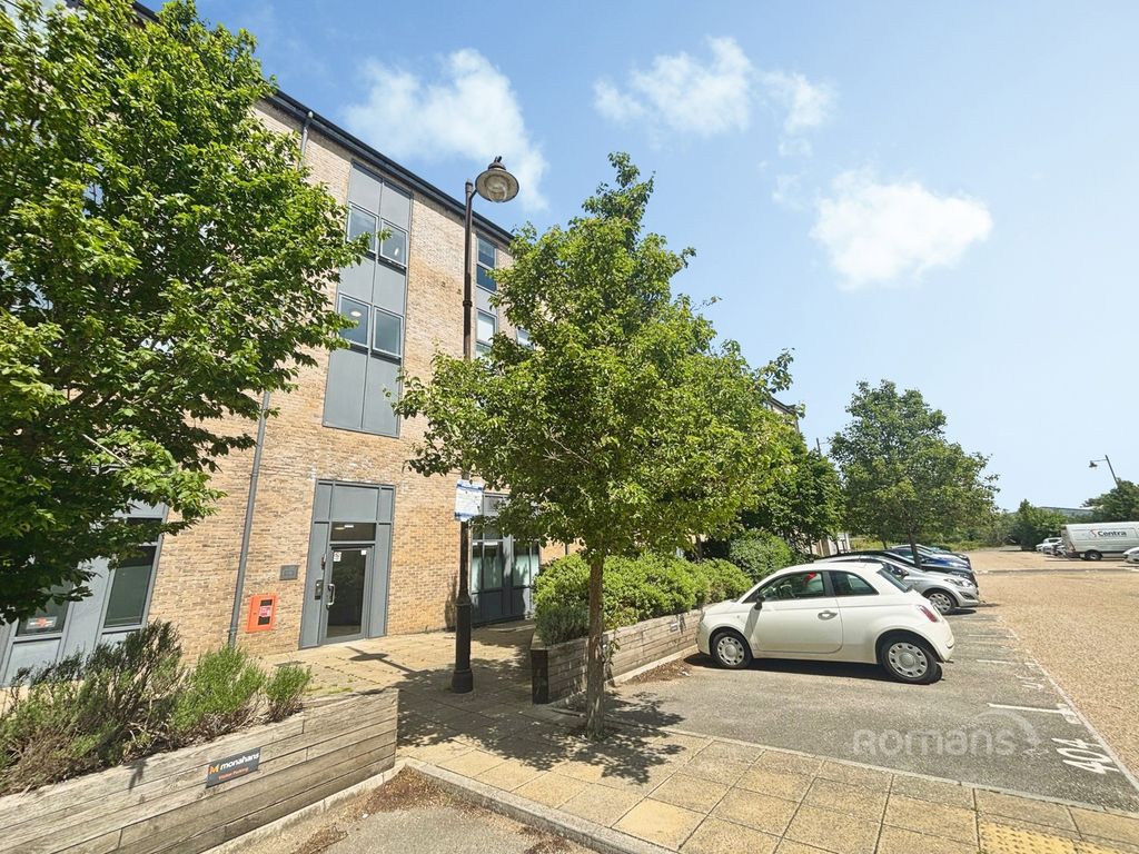 Property photo 1 of 10 Hermes House