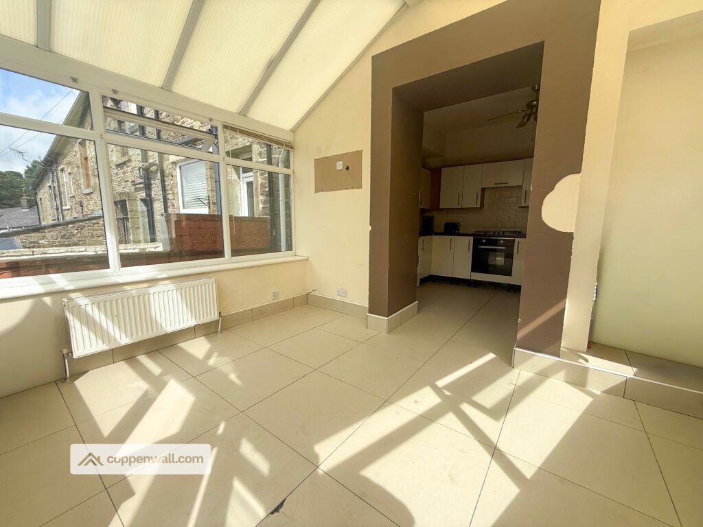 Property photo 2 of 25