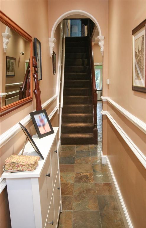 Property photo 3 of 18 Entrance Hall