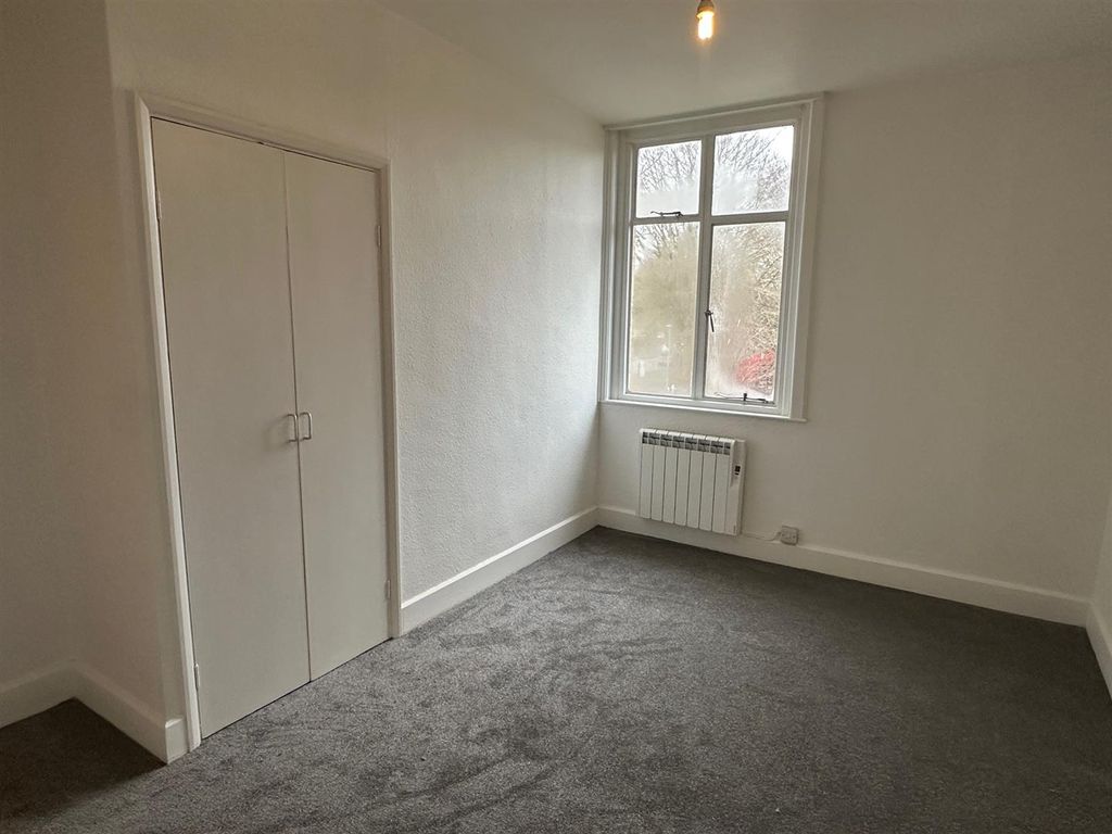 Property photo 3 of 5 Bed 1.Jpg