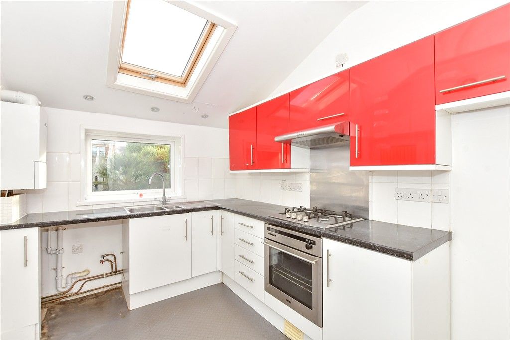 Property photo 3 of 9 Kitchen