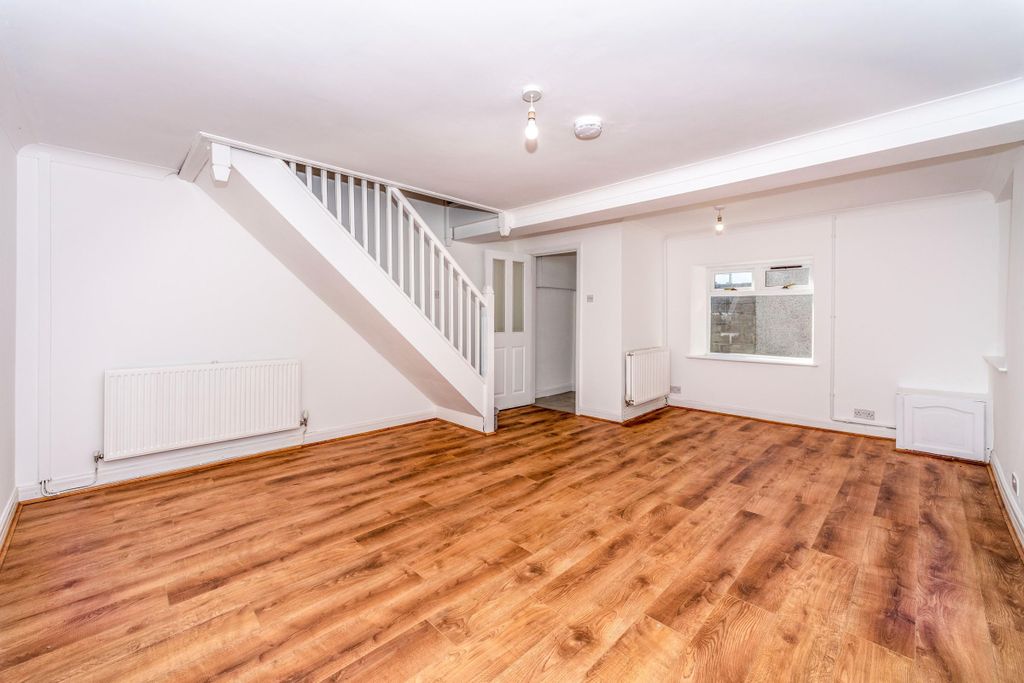 Property photo 3 of 8 Living Room