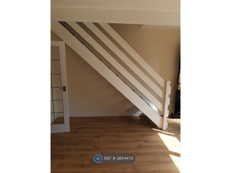 Property photo 2 of 7 Living Room