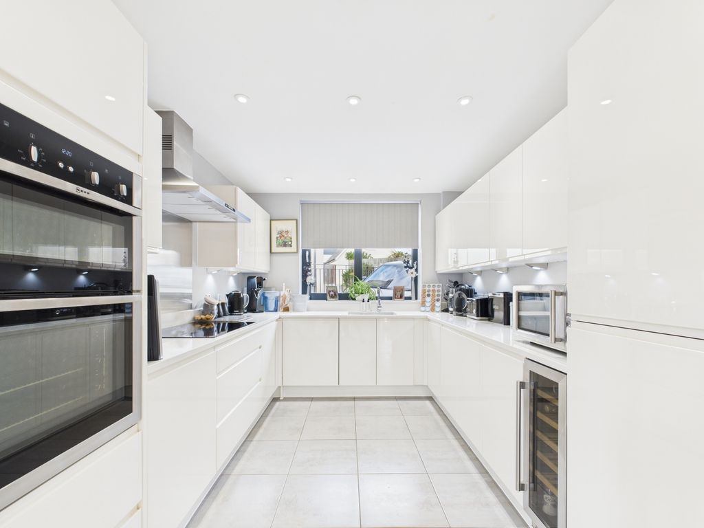 Property photo 3 of 24 Picture No. 04