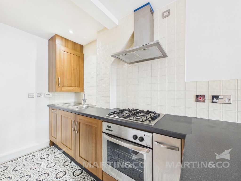 Property photo 3 of 10 Cam02406G0-Pr0577-Still005