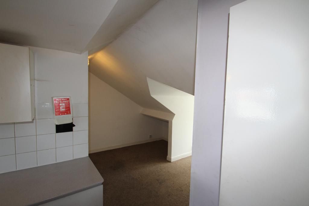 Property photo 3 of 6 Lounge