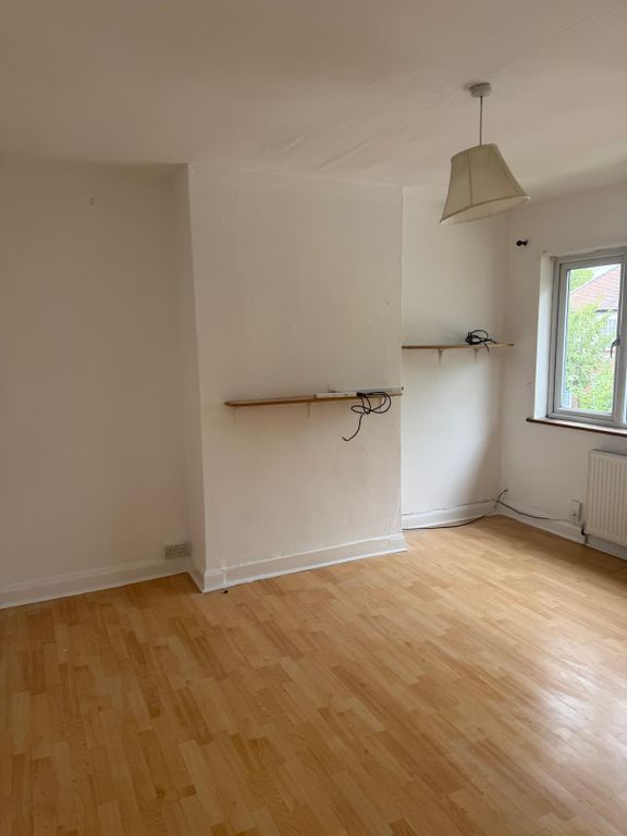 Property photo 2 of 13 Media