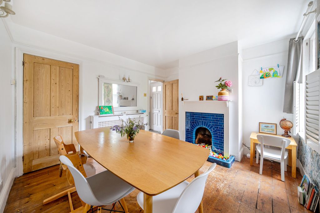 Property photo 2 of 9