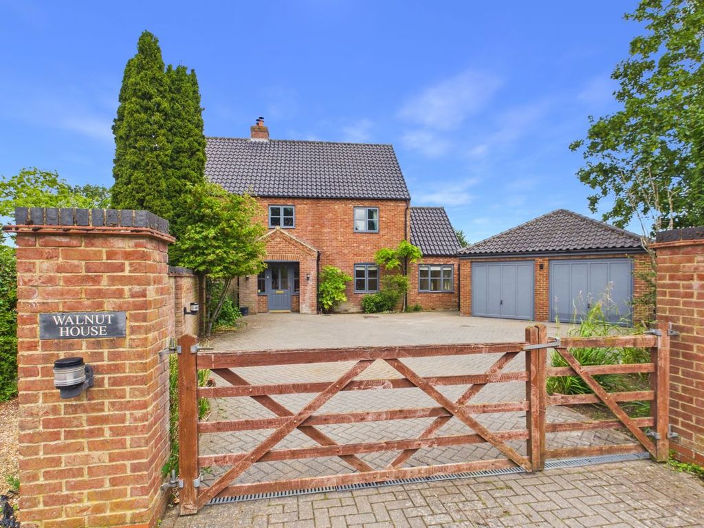 Property photo 1 of 32