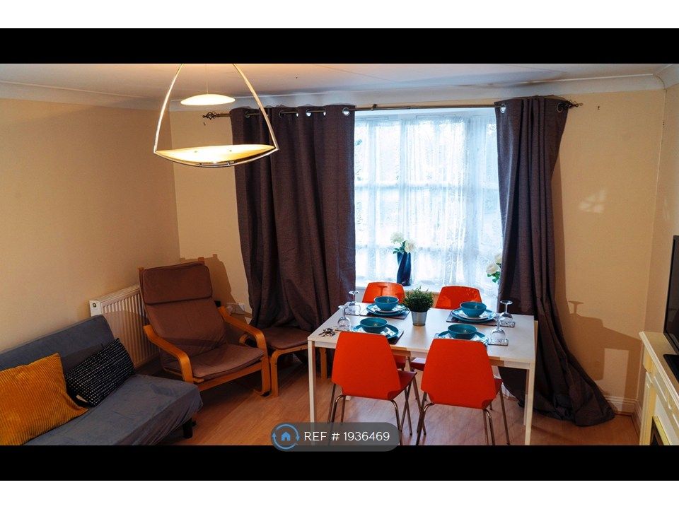Property photo 2 of 33