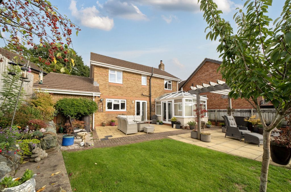 Property photo 2 of 14 Garden