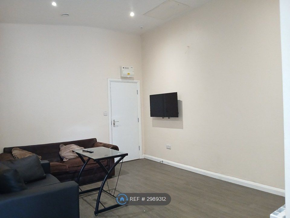 Property photo 3 of 8 Living Area