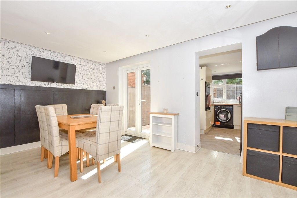 Property photo 3 of 8 Dining Area