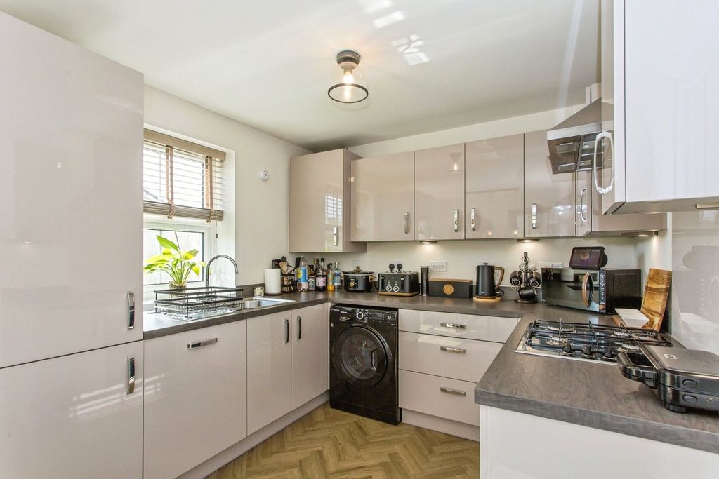 Property photo 2 of 25 Pbox-Img.Jpg