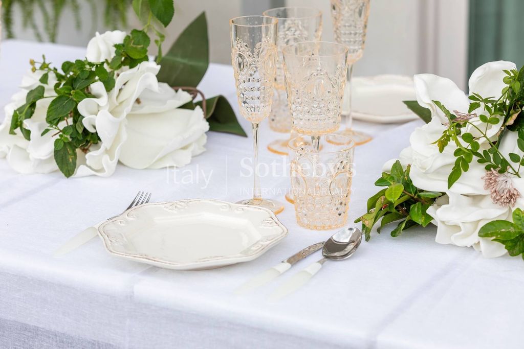 Property photo 3 of 34