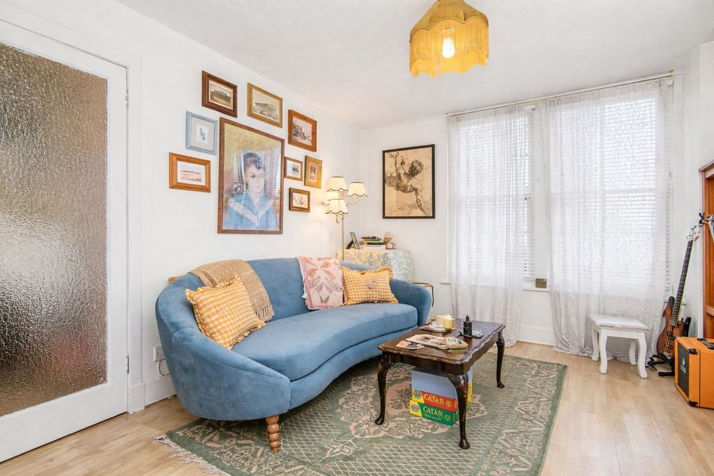 Additional image 2 of 1 bed flat for saleSouth Street, St Andrews KY16