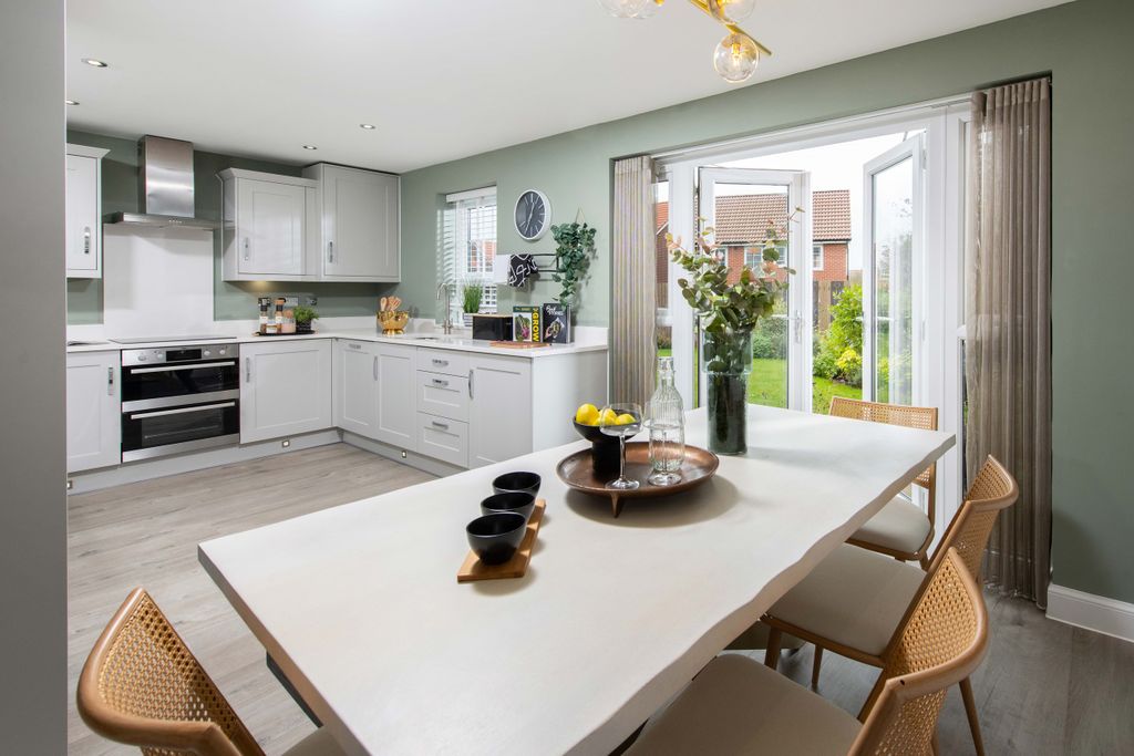 Property photo 3 of 10 Kingsley Kitchen