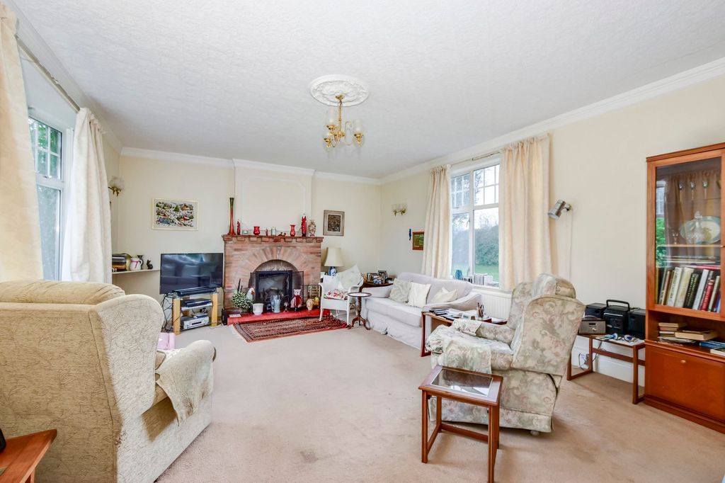 Property photo 3 of 32