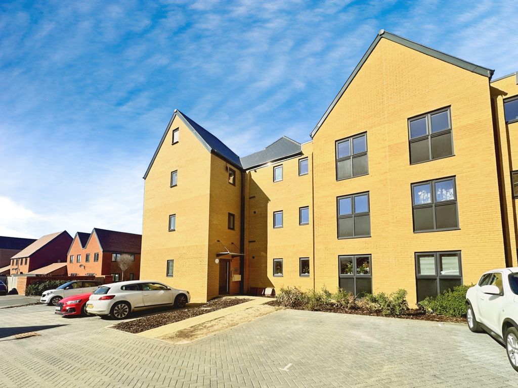 Property photo 1 of 16 Outside View Of The Flat Entrance