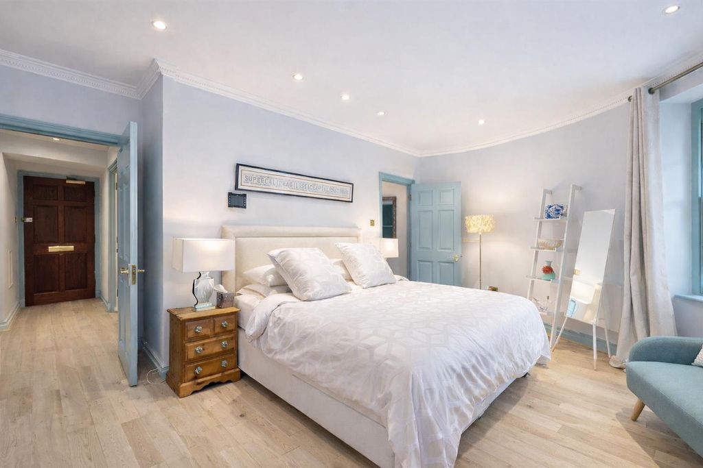 Property photo 2 of 7 83Eef735-44c6-4266-Adcb-9E4c7Aefb0Ef.Png