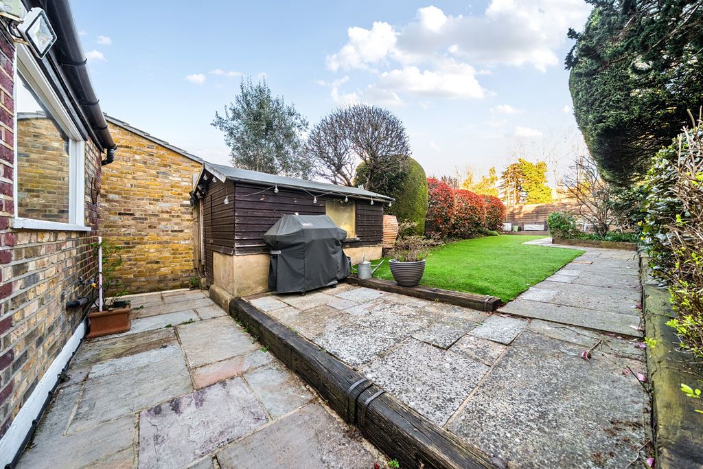 Property photo 3 of 34 1415647-19-69Baf0...