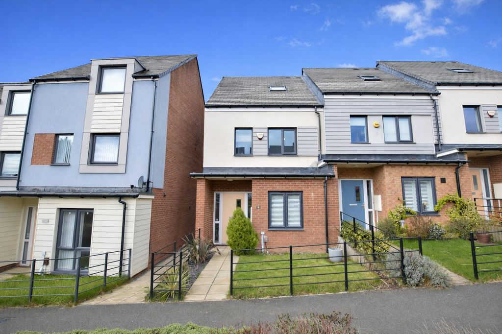 Property photo 1 of 11 External