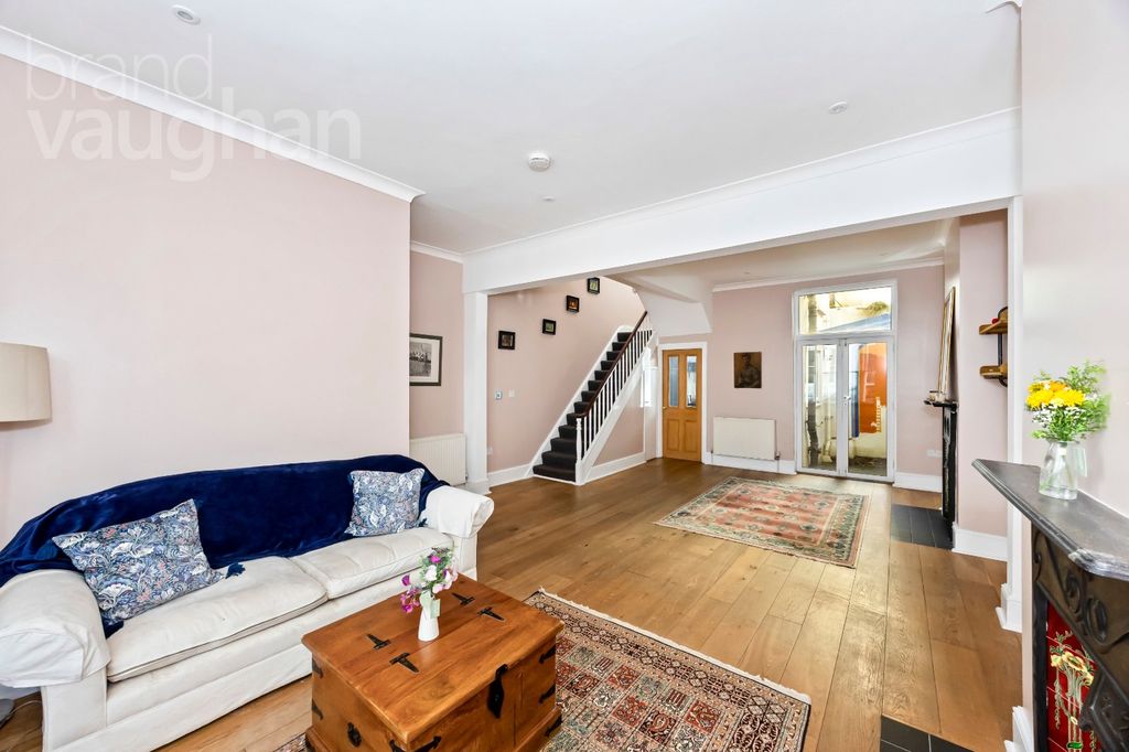 Property photo 2 of 16 Picture No. 70