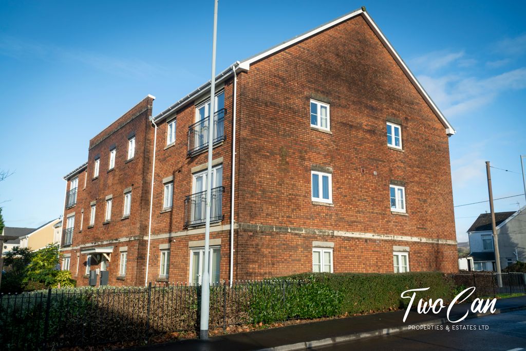 Property photo 3 of 34