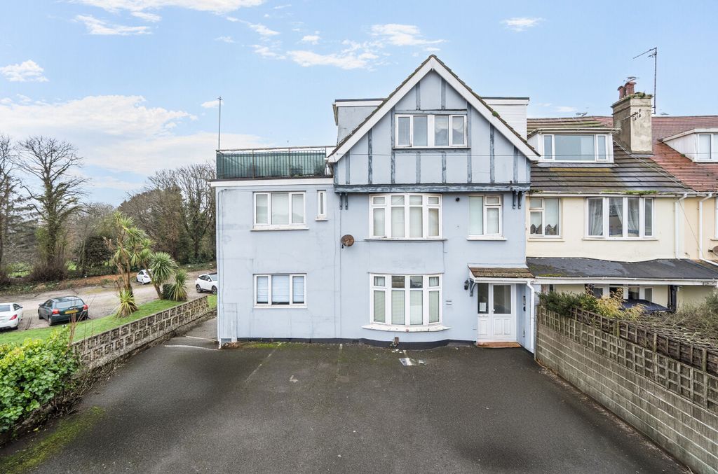 Property photo 2 of 10 2 - 1408079-2-698B1d2...