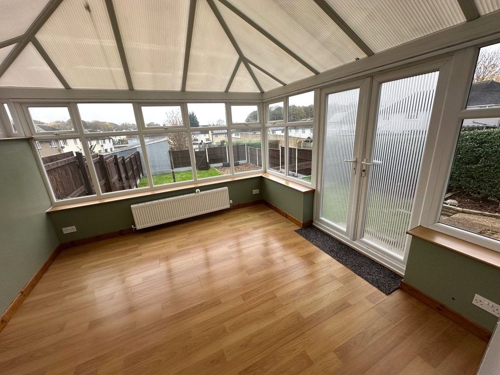 Property photo 3 of 27 Conservatory