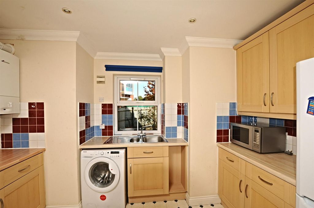 Property photo 2 of 8