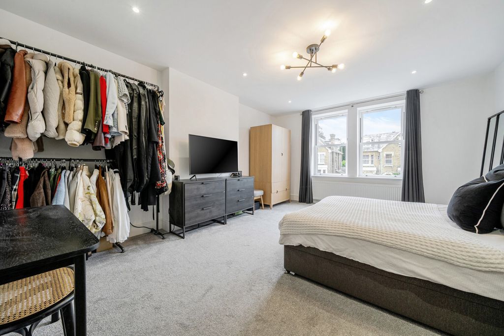 Property photo 3 of 20 Bedroom