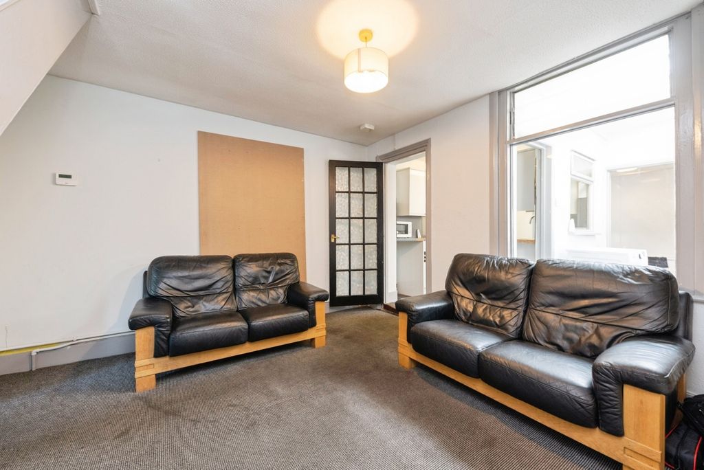 Property photo 2 of 17 Photo