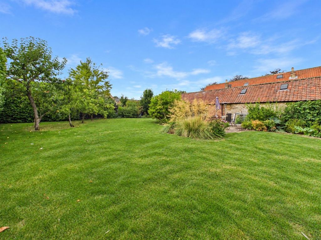 Property photo 3 of 35 Secret Garden