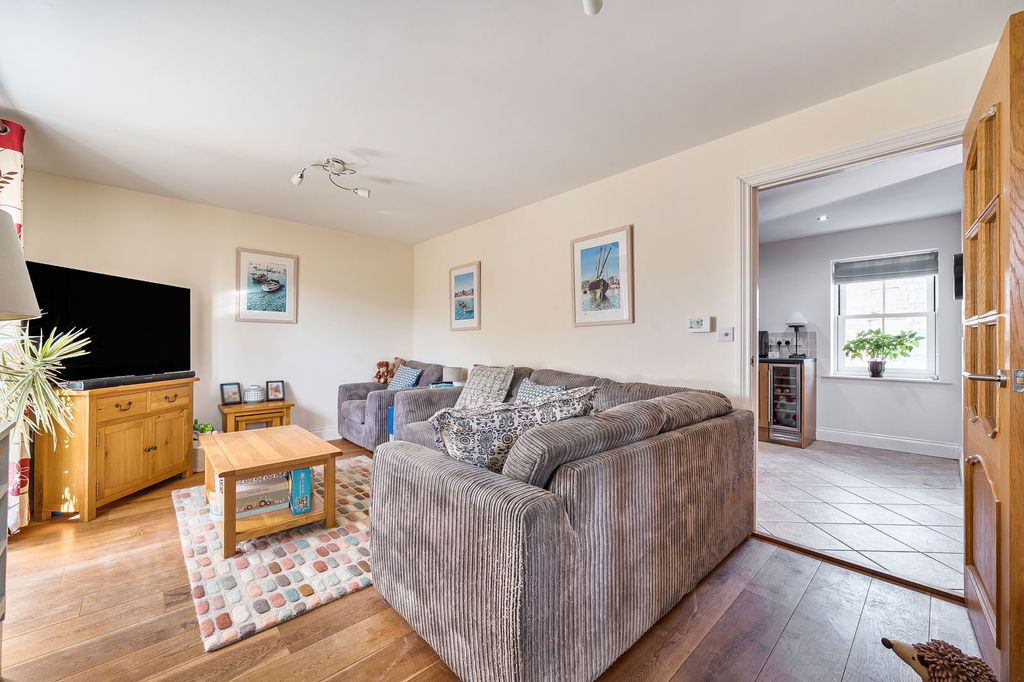 Property photo 3 of 13