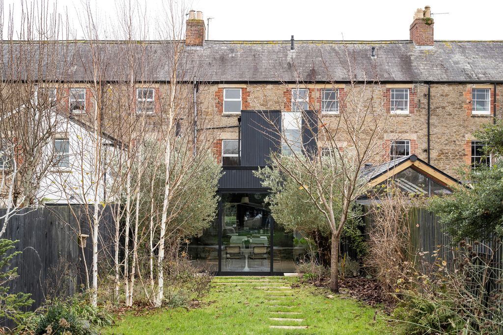 Property photo 3 of 35 322715 - 40 Weymouth Road Ph72 Copy.Jpg